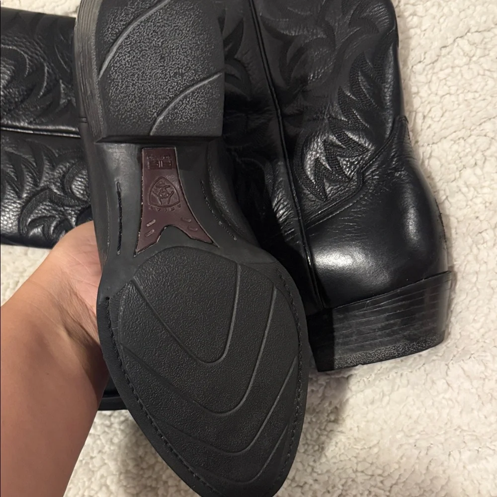 Ariat Black Western Embossed Boots - Picture 4 of 4